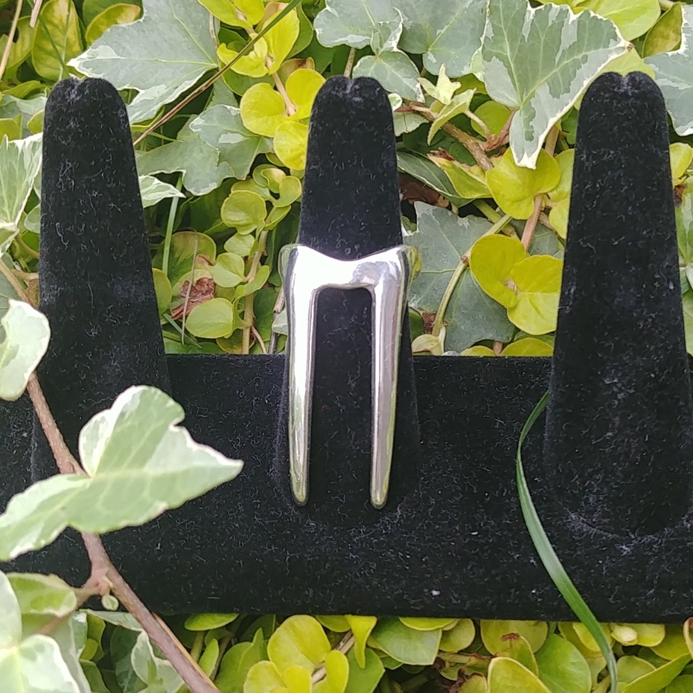 Silvertone Fang Ring